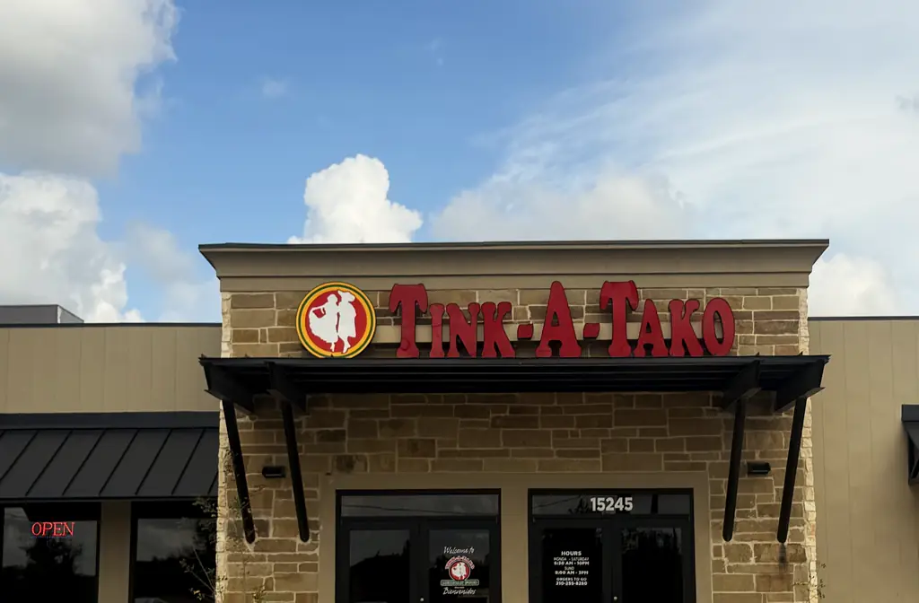 The Tink-A-Tako sign over the entrance